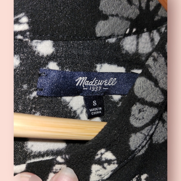 Madewell Industry Button Back Top In Batik Grid Geometric Pattern Black/White S - Picture 3 of 3